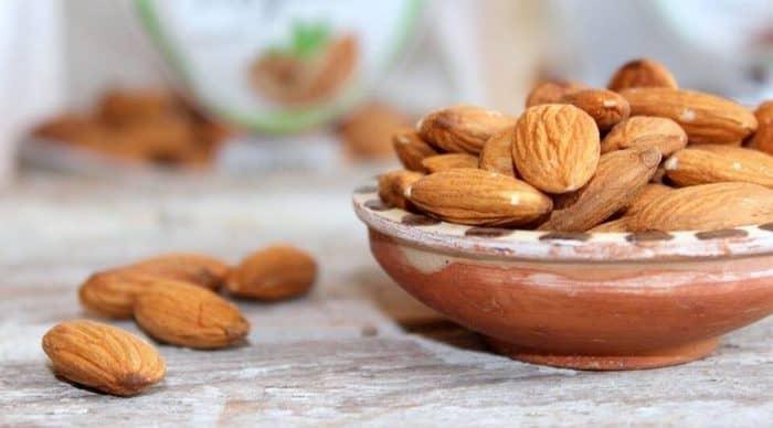 almond benefits in hindi