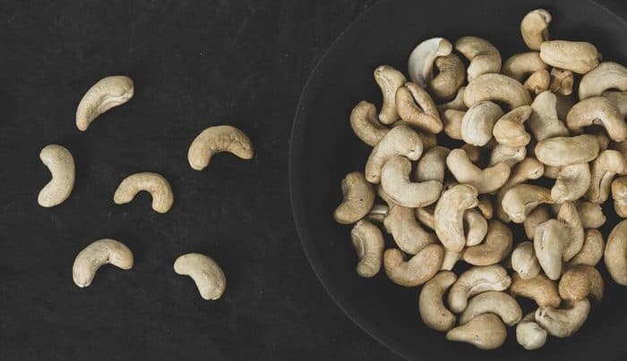 cashew benefits in hindi